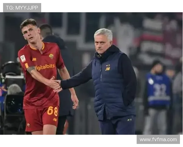 罗马主帅战术调整引发关注：赛季走势与球队表现正受检验